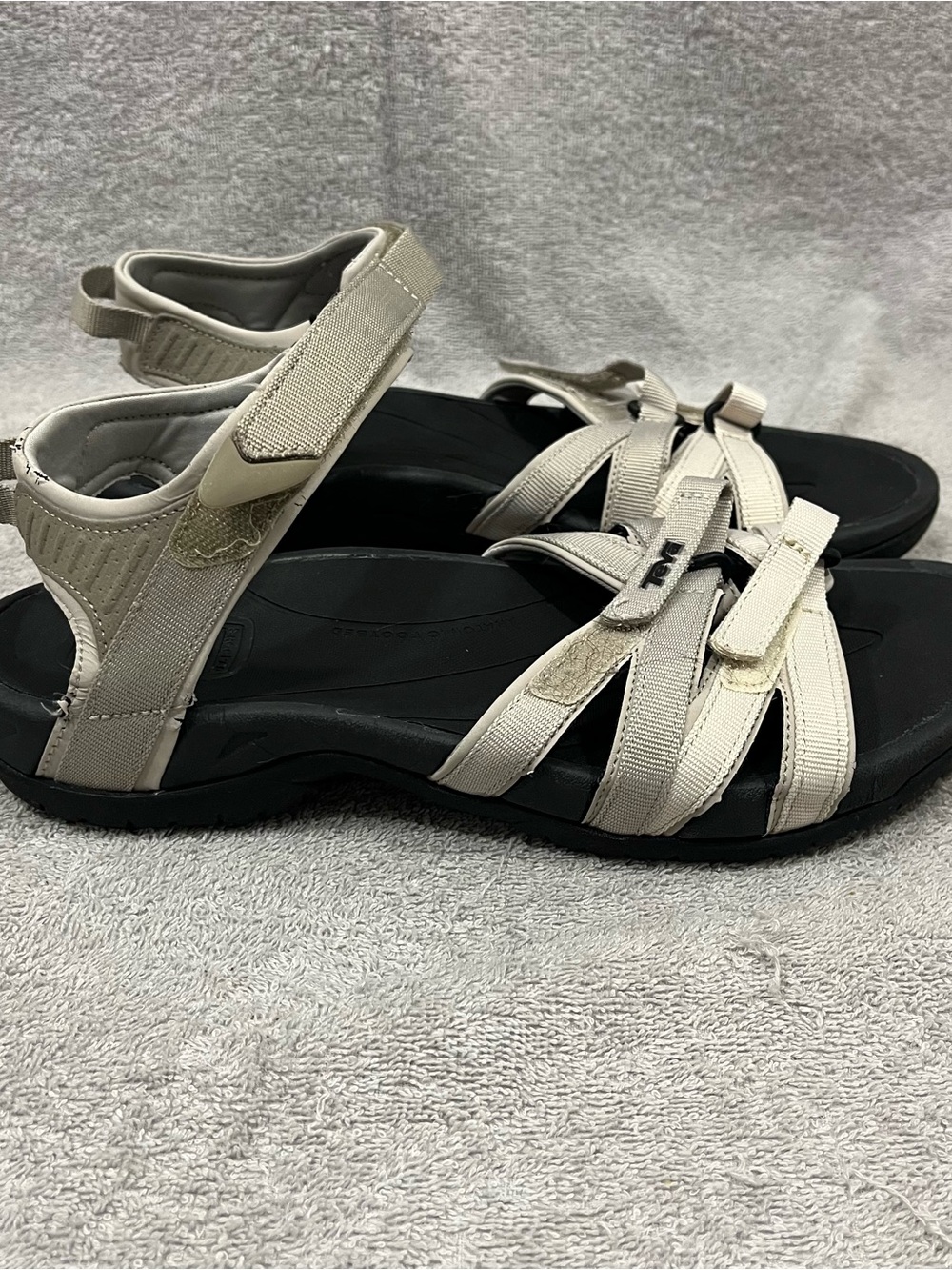 TEVA TIRRA BLACK/ BIRCH MULTI STRAPPY SPORT SANDALS 9.5